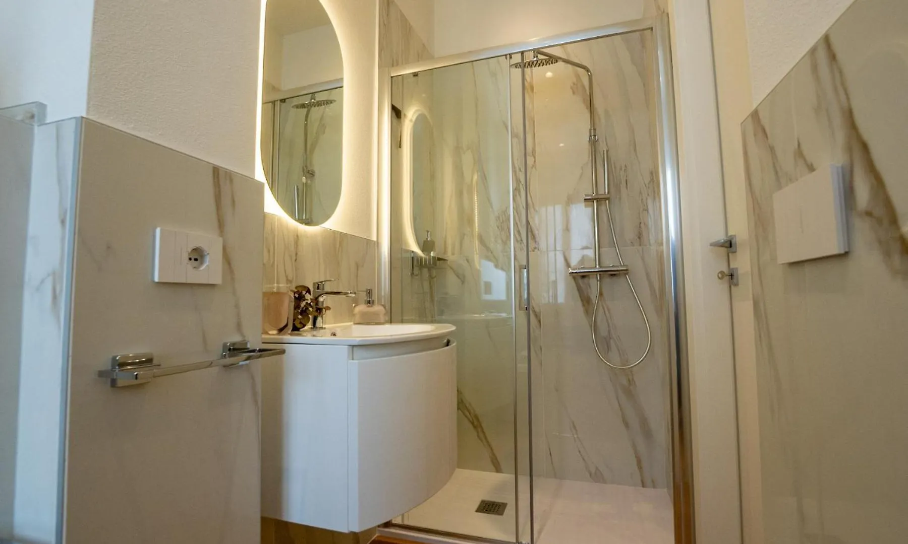 Hotel Salotto Corso Garibaldi Plasencia 0*,  Italia