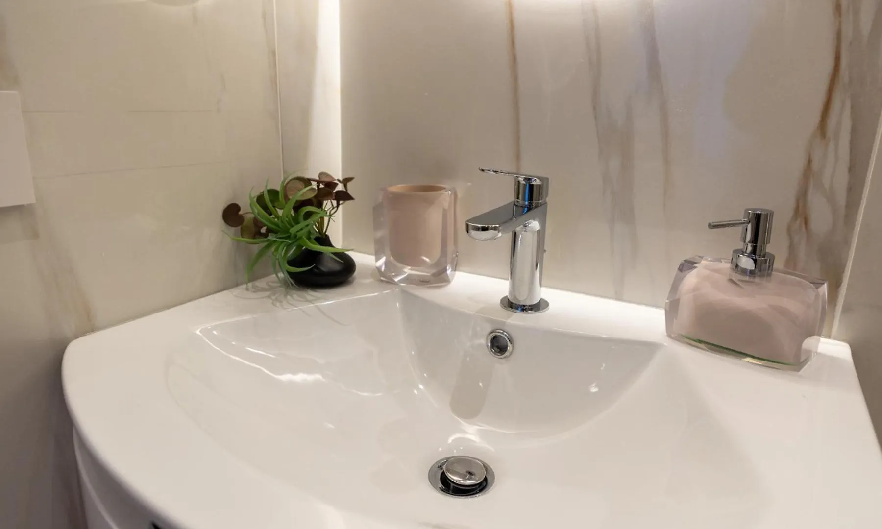 Pensión Hotel Salotto Corso Garibaldi Plasencia Italia